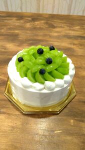 【ケーキ物語】ケーキ争奪戦!|新安城のお菓子の店(ケーキ屋)|モントル|お誕生日ケーキ・季節のタルト・焼き菓子ギフトなど。カフェ併設
